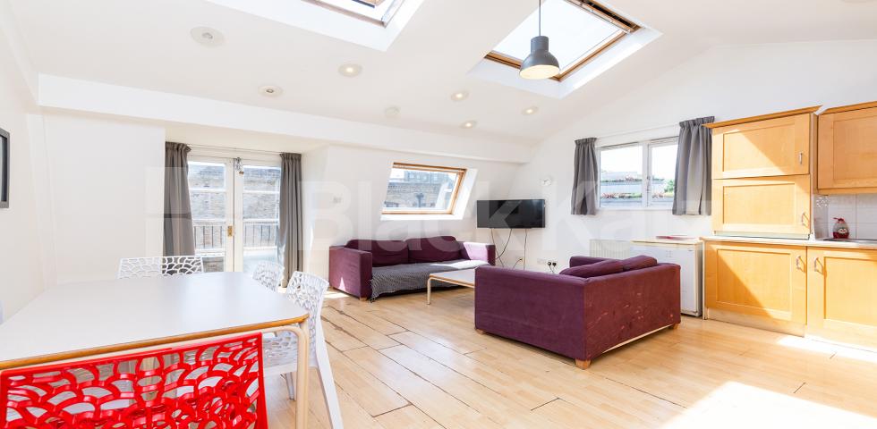 			WAREHOUSE CONVERSION, 3 Bedroom, 1 bath, 1 reception Apartment			 Crawford Passage EC1R, FARRINGDON / CLARKENWELL